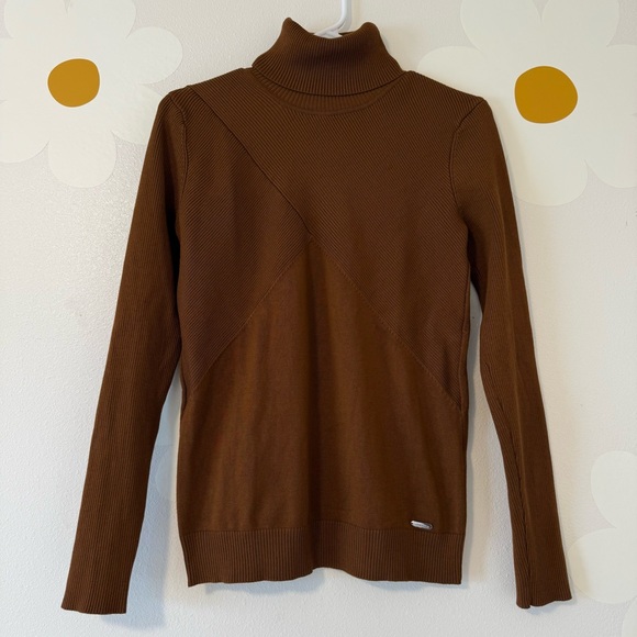 Calvin Klein Sweaters - EUC Calvin Klein Rich Brown Ribbed Turtle Neck Sweater